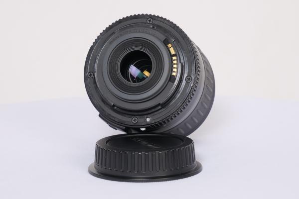 Canon EF-S 18-55mm F3,5-5,6 III - Gebrauchtartikel -